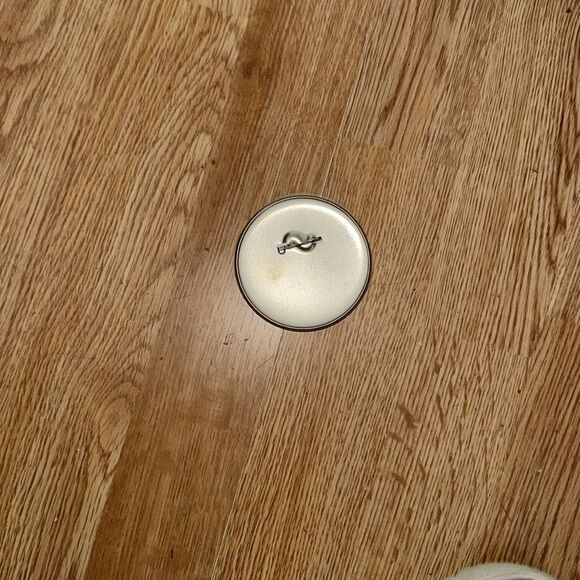 Disney California Adventure Cars Ride Promo Button – Sarge Character Pin Badge - Picture 2 of 2